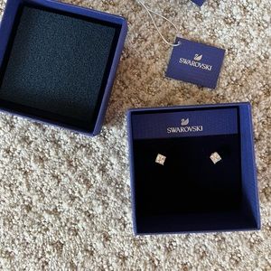 New! Swarovski Crystal Stud earrings, Rose Gold